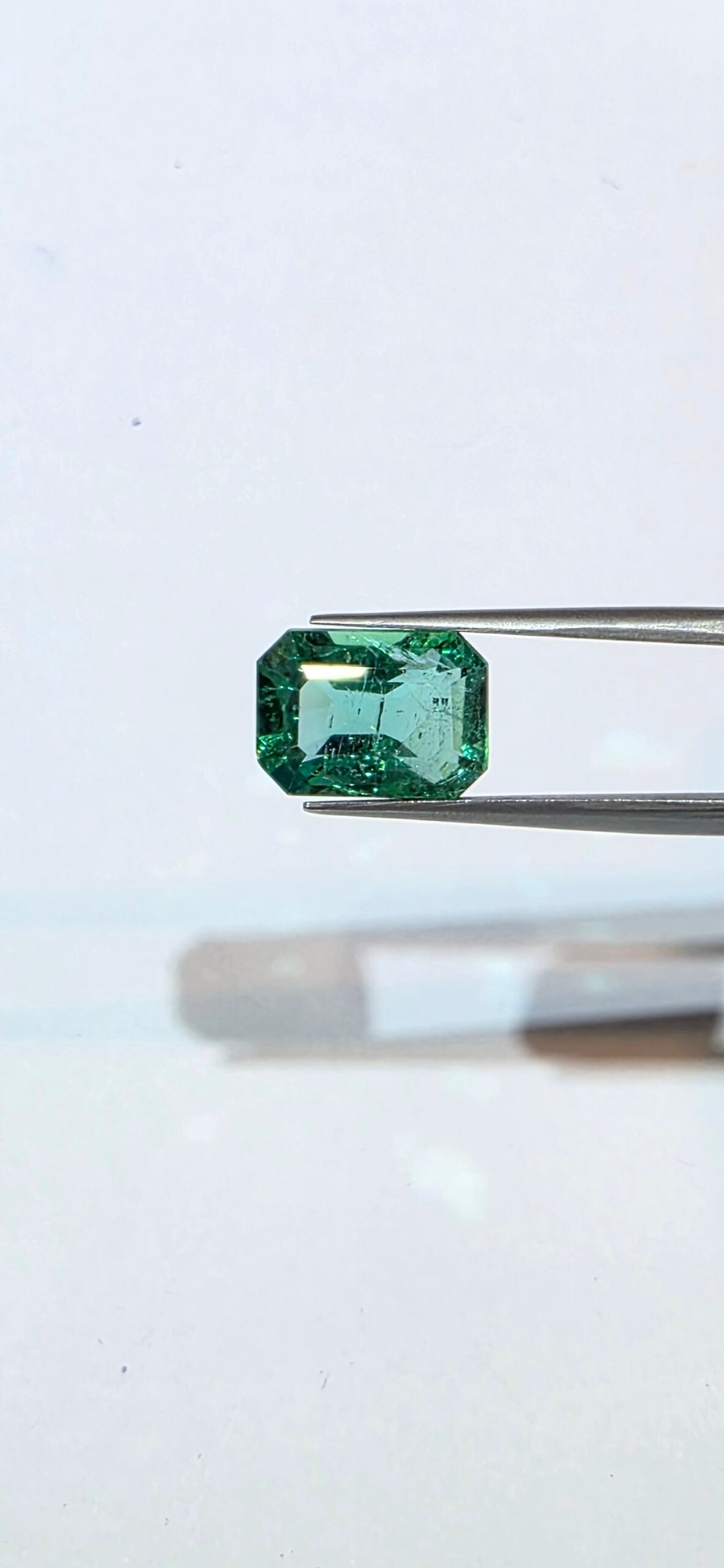NATURAL GREEN SAPPHIRE UNHEAT (NEELAM)GREEN SAPPHIRE (PUKHRAJ)NATURAL ZIRCONNATURAL SAPPHIRE NEELAM